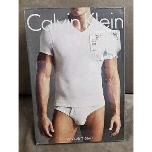 Calvin Klein Men's Athletic Short Sleeve T-Shirt Mesh V-Neck Shirt Small Black